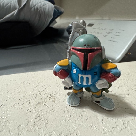 M&M's Star Wars Character Toy Set - Green, Red, Brown - Picture 6 of 7